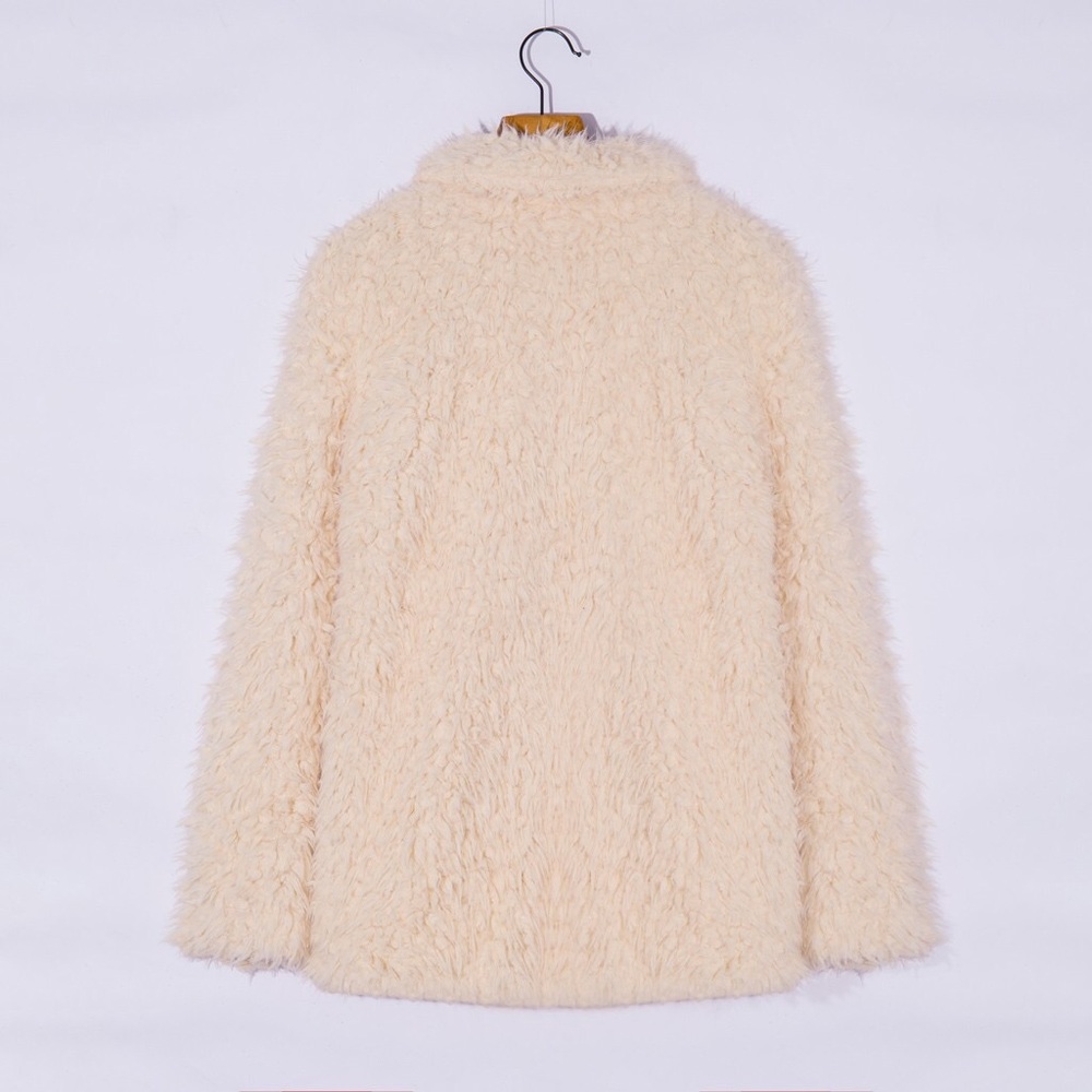 🌹Soft & Cozy Faux Fur Coat🌹 - Picture 6 of 7